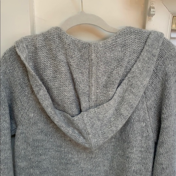 Never Worn Hooded Gap Sweater - Picture 4 of 5